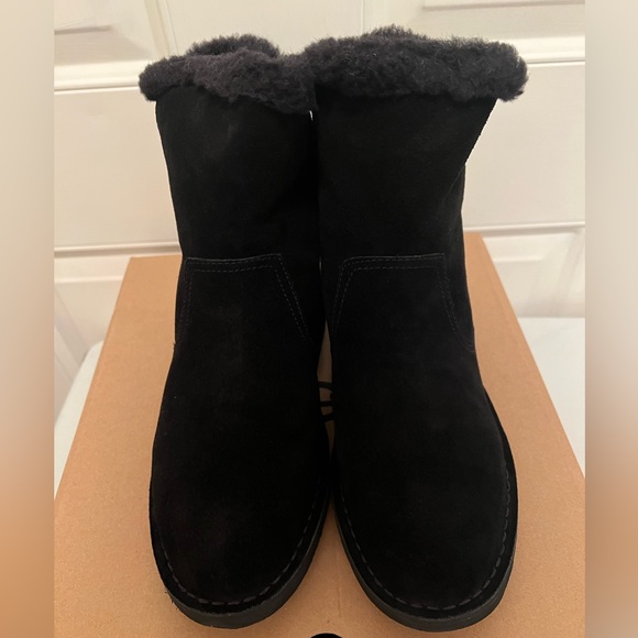 NEW UGG Naiyah Bootie UGGpure Wool Sheepskin Treadlite Winter Boot Black - Picture 2 of 10